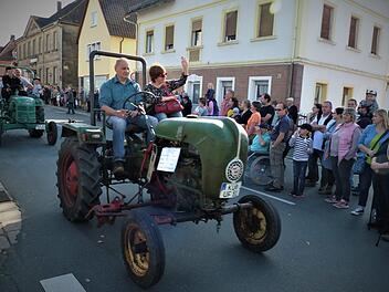 Oldtimer bringen viele Besucher zum Staunen. Fotos: Werner Reißaus
