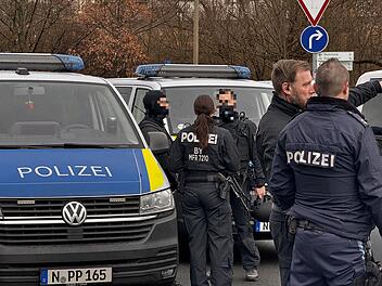 Festnahme nach großem Polizeieinsatz: Mögliche Gefährdungslage entschärft Festnahme nach großem Polizeieinsatz: Mögliche Gefährdungslage entschärft