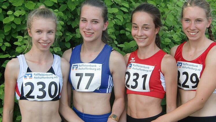 Die Staffel über 4 x 100 Meter der Startgemeinschaft Hammelburg/Bad Kissingen freute sich über Platz vier und der erfüllten Norm zur Deutschen U-16-Meisterschaft. Unser Bild zeigt (von links) Viviane Heimann, Sophia Konopka, Anna Lukaschewitsch, und Elisa Eich. Foto: Paul Fella