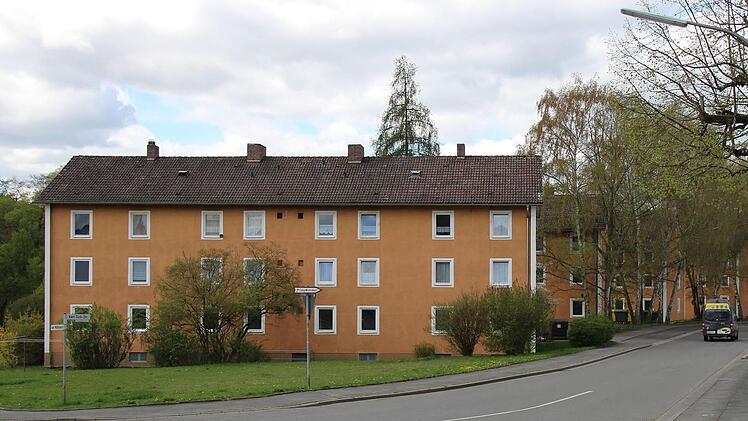 Die vier Häuser in der Karl-Türk-Straße sind über 60 Jahre alt und längst nicht mehr zeitgemäß. Noch 2017 sollen die Arbeiten am ersten Gebäude beginnen. Foto: Ulrike Nauer