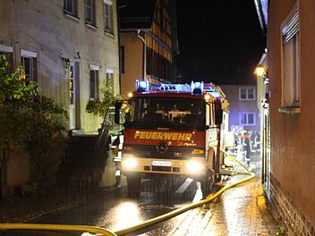 Am Montagabend hat es in einer Garage im unterfränkischen Würzburg gebrannt. Eine Person zog sich dabei schwere Verbrennungen zu.NEWS5 / Schmelzer/Symbolbild