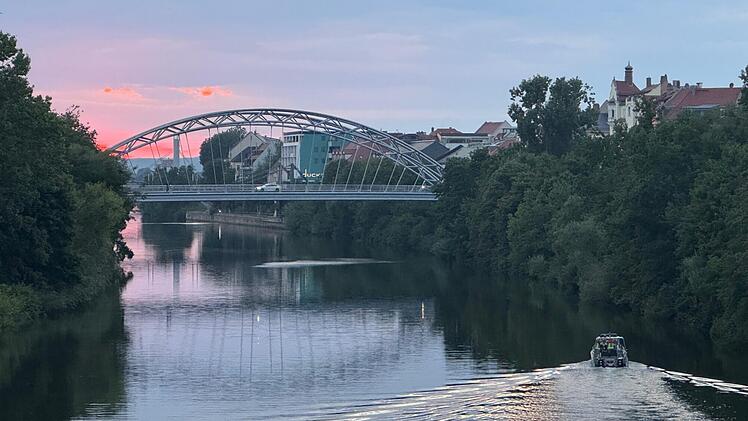 Bamberg: Ölfilm auf rechtem Regnitzarm - Ursprung unklar