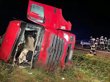 Schl&uuml;sselfeld: Lkw-Unfall auf A3 - Polizei informiert &uuml;ber "erhebliche Verkehrsbehinderungen"