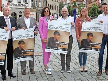 Neun Befürworter für die Open-Air-Klassik-Idee (v. links): Mathias Söllner, Sophia Oswald, Bernd Legal, Roberto Bauer, Birgit Müller, Sebastian Müller, Sabine Rießner, Andreas Hügerich und Andreas Leikeim sind sich darin einig, dass das Open Air s...