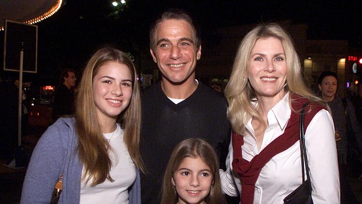 Gemeinsam mit seiner zweiten Ehefrau Tracy (rechts), mit der Tony Danza von 1986 bis 2013 verheiratet war, hat der Schauspieler zwei gemeinsame T&ouml;chter.