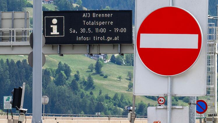 Demonstration und Totalsperre auf Brennerautobahn