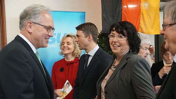 Alexandra Wunderlich, Stefan M&uuml;ller und Ute Salzner begr&uuml;&szlig;en die G&auml;ste des Neujahrsempfangs.