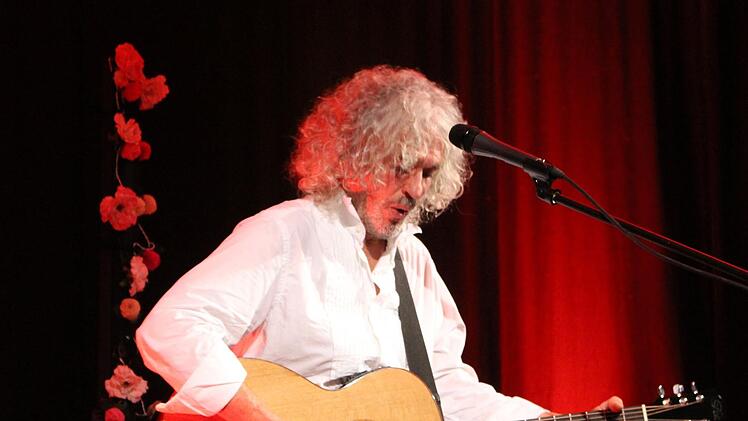 Ein letzes Mal  spielte Franz Benton am Samstag im "Bären" seine beliebtesten und auch einige neue Songs. Foto: Ulrike Nauer