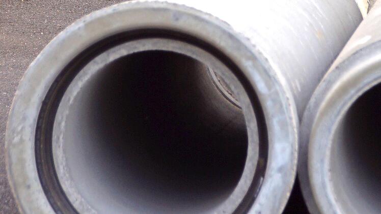 Im Untergrund des Jagdschlosses hat man es mit einem alten Abwasserkanal zu tun. Mit dem Umbau zur Barrierefreiheit kann es weitergehen.