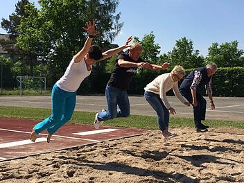 Die Sportabzeichengruppe 2015: (von links) Anne Gunst, Dieter Pöhnl, Marion Bierlein und Reinhold Fischkal  Foto: privat