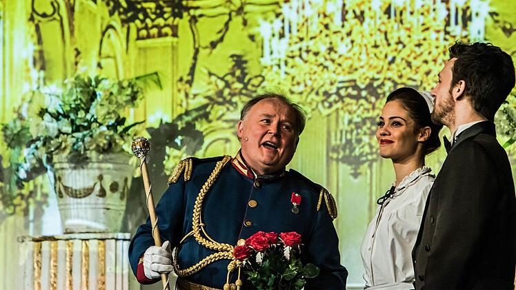 Die Aufführung des Musicals "Sissi" im Kongresshaus Rosengarten beschert dem Coburger Publikum ein Wiedersehen mit Claus J. Frankl als Darsteller und Regisseur.