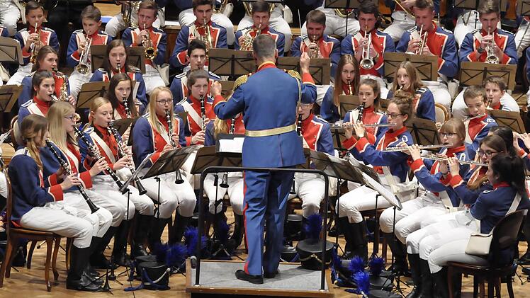 Das Durchschnittsalter der jungen Musiker im Jugendmusikkorps beträgt 15 Jahre, doch auch jüngere sind dabei. Foto: Peter Klopf