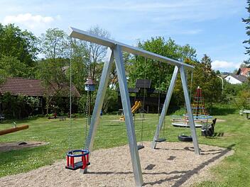 er Kinderspielplatz in Guttenberg wurde aufpoliert. Am 3. Juni gibt es eine offizielle Einweihung.  Fotos: Klaus-Peter Wulf