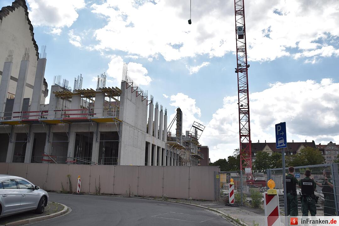 Arbeitsunfall in Nürnberg: Baugerüst stürzt ein