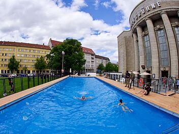 Baden vor der Volksb&uuml;hne