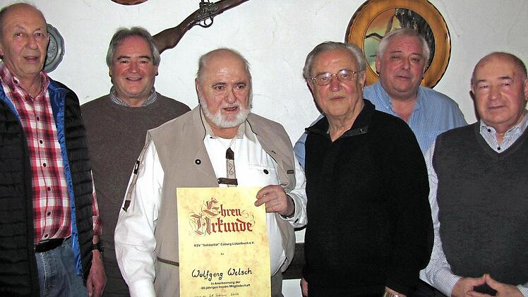 Ehrungen beim RSV Solidarität Lützelbuch (von links): Peter Herrmann, Vorsitzender Dietmar Wächter, Wolfgang Welsch, Werner Heller, Volker Fertsch und Klaus Arnold Foto: Martin Koch