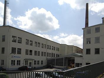 1984 waren in der Porzellanfabrik noch 200 Mitarbeiter beschäftigt. Jetzt müssen die letzten 15 gehen. Foto: Archiv