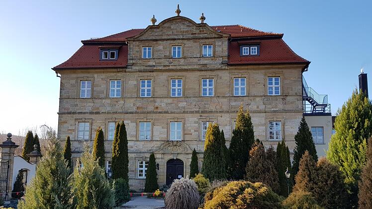 Von der Parkseite aus bietet Schloss Gereuth einen besonders imposanten Anblick. Foto: Eckehard Kiesewetter
