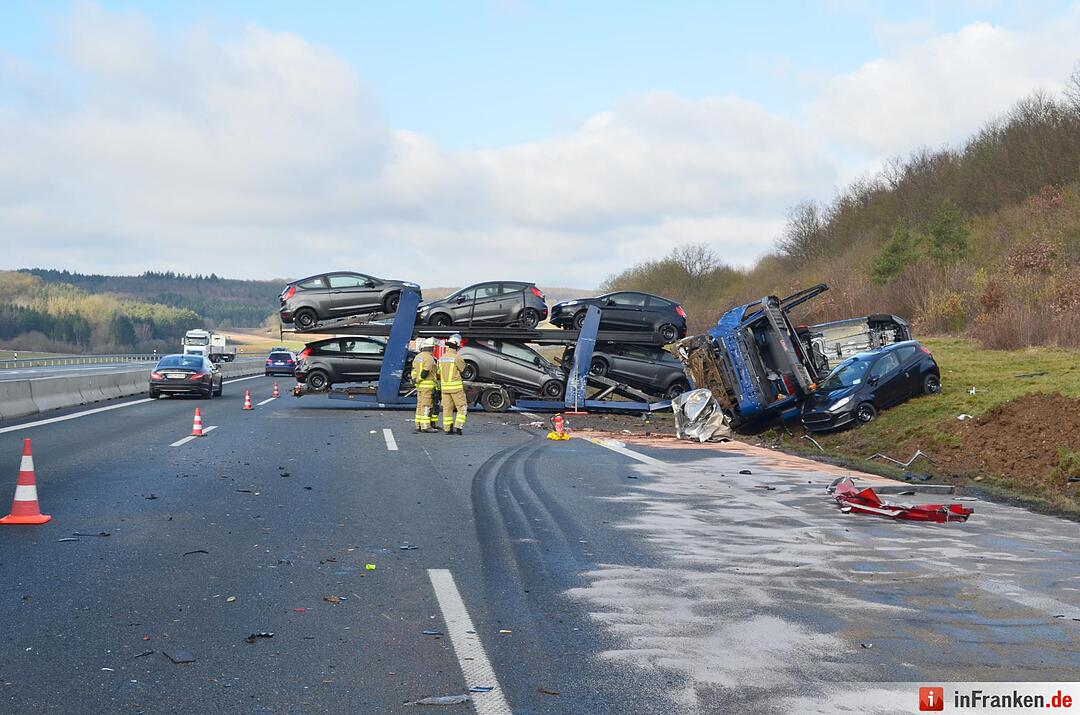 Schwerer Unfall mit Autotransporter auf A3 bei Würzburg