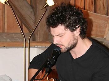 Vielfach begabt: Christoph Kasch spielt Gitarre, Trompete, Schlagzeug und Klavier. Foto: privat