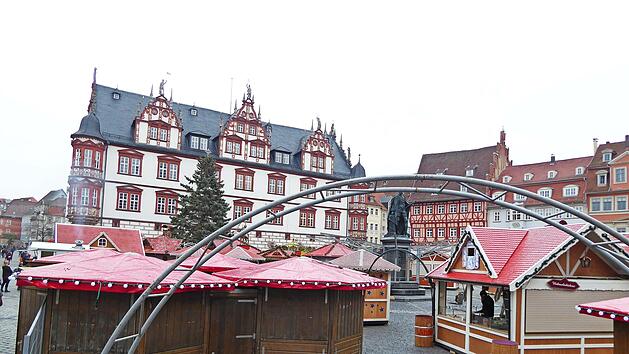 Aufbauen, abbauen oder erst mal abwarten? Die Stadt sagt: Letzteres, bis Klarheit herrscht.