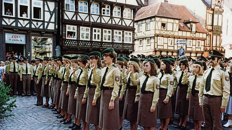 Erst ab den 1980er-Jahren durften Frauen in Deutschland auch in die Schutzpolizei eintreten. In Bayern sogar erst ab 1990.