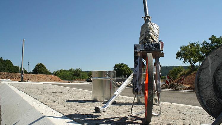 Neuer Kreisel bei Aschach vor der Fertigstellung. Foto: Paul Ziegler