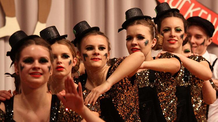 Die glücksbringenden Schornsteinfeger der Faschingsfreunde Aura. Foto: Thomas Dill