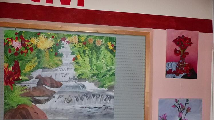 Farbenfrohe Malereien von Aenn Renee Pelz. Foto: Klaus-Peter Wulf