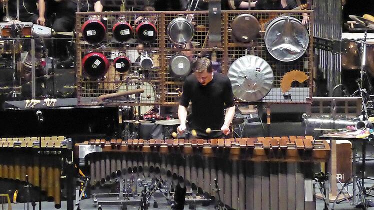 Martin Grubinger und das Percussive Planet Ensemble. Foto: Ahnert