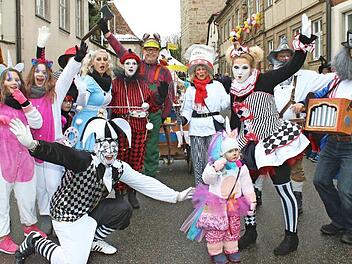 Sind Alice im Wunderland und ihre Freunde auch heuer wieder beim Zeiler Faschingszug vertreten? Foto: Ralf Naumann