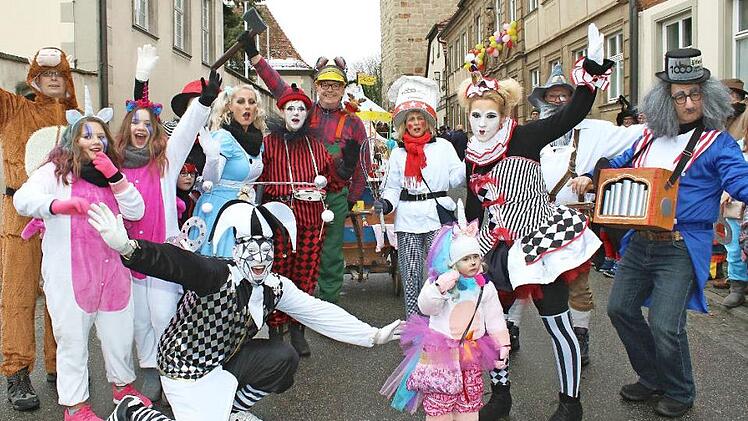 Sind Alice im Wunderland und ihre Freunde auch heuer wieder beim Zeiler Faschingszug vertreten? Foto: Ralf Naumann