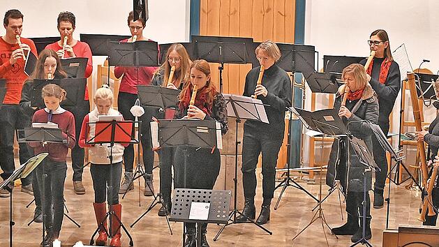 Seit vielen Wochen bereiten sich die Ch&ouml;re &ndash; wie hier der Fl&ouml;ten-chor &ndash; auf das Adventskonzert vor.