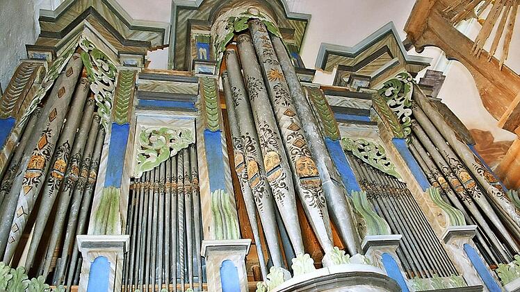 Die Orgel in der Kirche von Kleinbardorf ist grundlegend restauriert und ist eine prächtige Erscheinung. Fotos: Hanns Friedrich