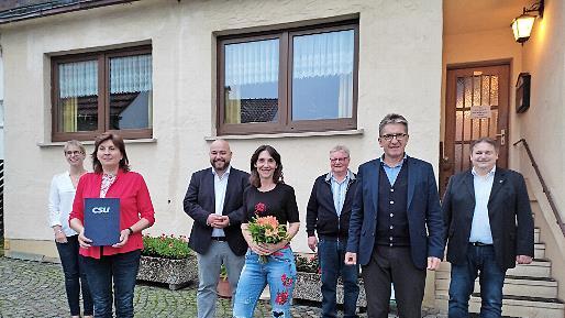 Bei den Ehrungen (von links): Anja Pötzinger (20 Jahre), Steffi Treusch (25 Jahre), Kreisrat Jonas Geissler, Vorsitzende Barbara Richter, Klaus Speer (30 Jahre), Kreisrat Hans Rebhan und Zweiter Bürgermeister Thomas Meyer