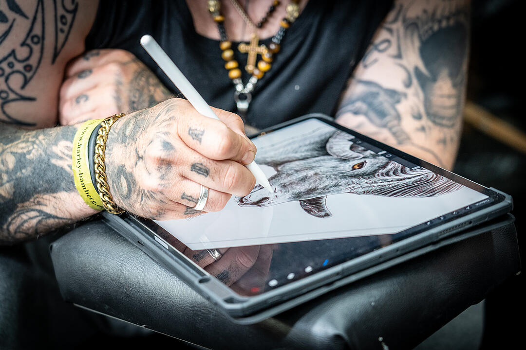 Mit vielen Top Tattookünstlern und Händlern.