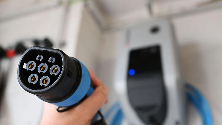 Förderprogramm zu Solarstrom für Elektroautos gestartet