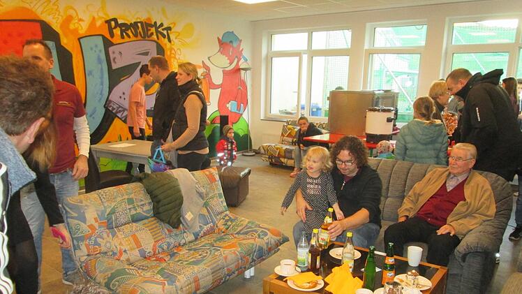 Auch das neue Jugendzentrum fand bei den Besuchern großen Anklang.          Winfried Ehling