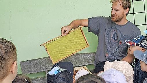 Besuch beim Imker Lukas Keller