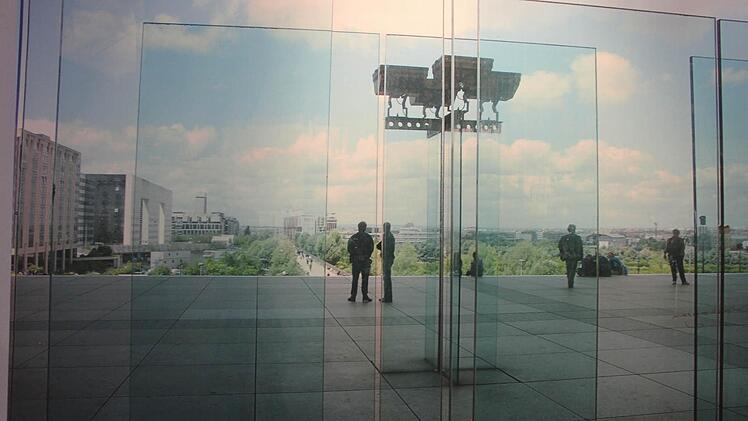 "Sous la grande arche" von Rainer Breuer. Fotos: Jan Koch