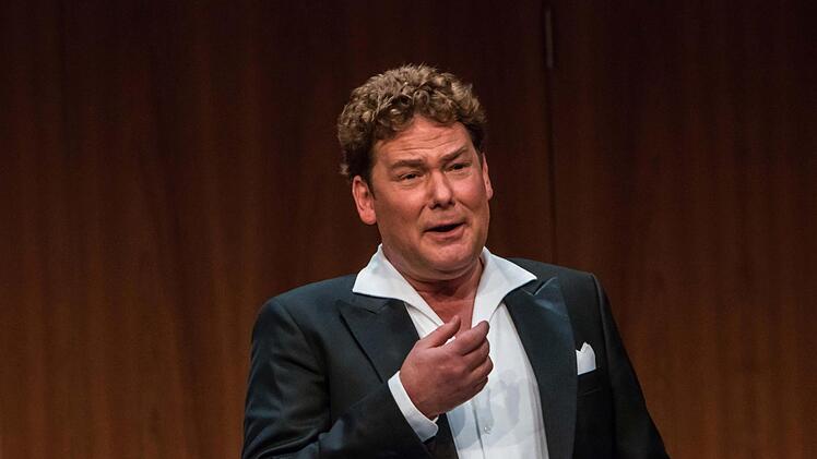 Mit einem Liederabend gastierte der international erfolgreiche Altus Matthias Rexroth bei der Coburger Gesellschaft der Musikfreunde. Am Klavier:: Marius Klubczuk.Jochen Berger