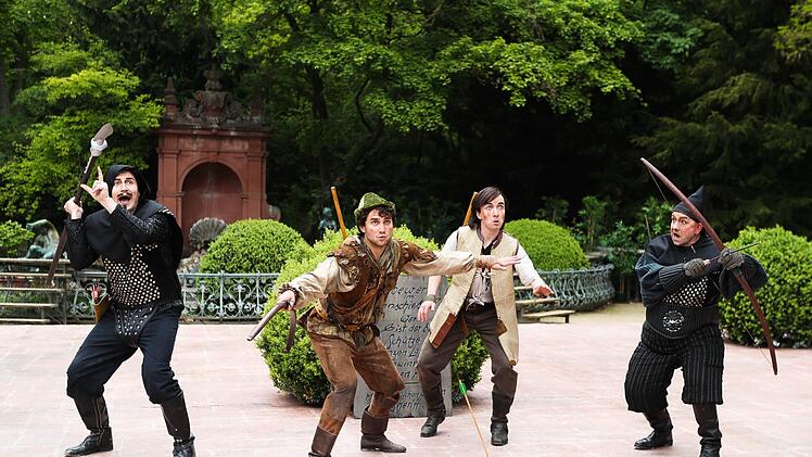 "Robin Hood" feierte Premiere als Familienstück auf der Coburger Freilicht-Bühne am Herzog-Alfred-Brunnen im Hofgarten.Foto: Henning Rosenbusch