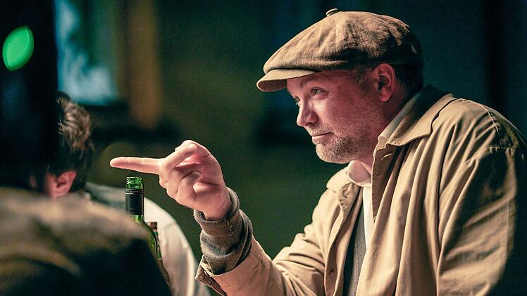 Ein Mordfall f&uuml;hrt Polizeiinspektor Sifkovits (Thomas Stipsits) in sein burgenl&auml;ndisches Heimatdorf Stinatz zur&uuml;ck.