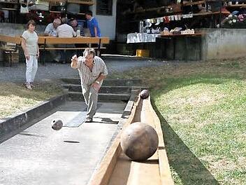 50 Teilnehmer haben in Hallerndorf um den Sieg gekegelt.  Foto: Mathias Erlwein