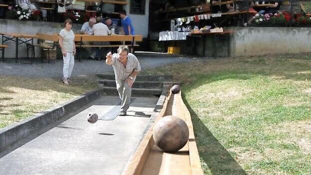 50 Teilnehmer haben in Hallerndorf um den Sieg gekegelt.  Foto: Mathias Erlwein