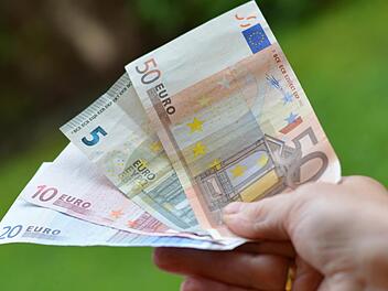 Der Markt Bad Bocklet muss derzeit weder Geld aus seinen Rücklagen ent- noch einen Kredit aufnehmen. In 2016 werden nur viele kleinere Investitionen zum Erhalt gemeindlicher Objekte fällig. Foto: Björn Hein