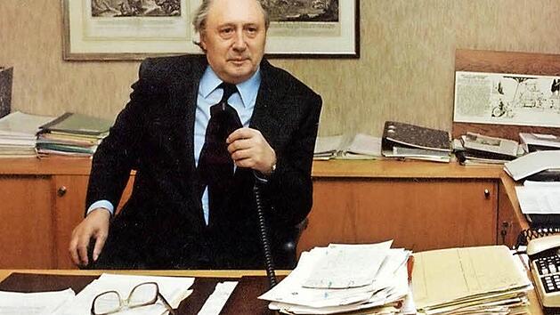 Dr.-Ing. E. h. Georg Schaeffler in seinem B&uuml;ro im Jahr 1992  Foto: Schaeffler