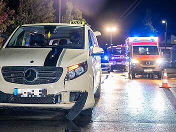 Fu&szlig;g&auml;nger wird in Lichtenfels von Taxi erfasst und stirbt