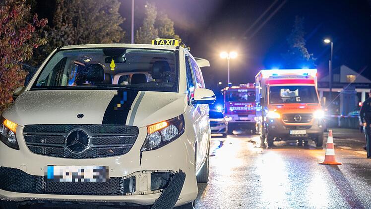 Fu&szlig;g&auml;nger wird in Lichtenfels von Taxi erfasst und stirbt