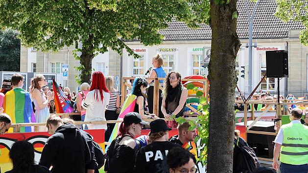 CSD in Coburg: Organisator berichtet von "Beleidigungen und Spuckattacken"